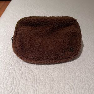 LuLu Everywhere belt bag